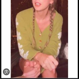 Viral Taylor Swift Midnights Mayhem chartreuse Levi’s sweater xs NWT